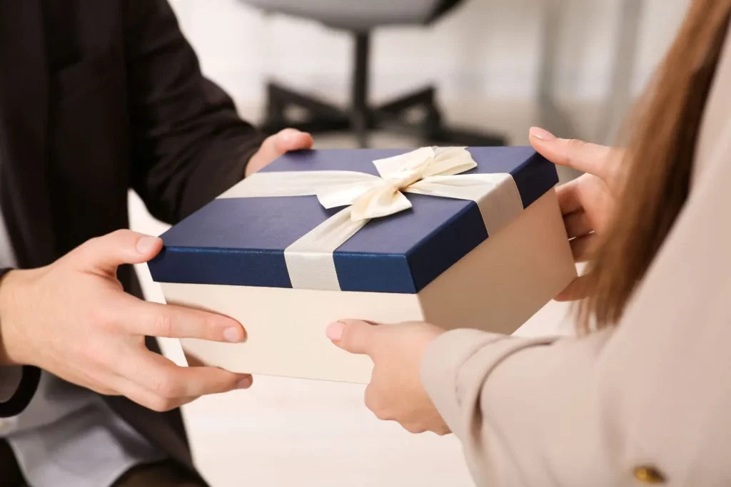 Good Corporate Gifts That Strengthen Client Relationships